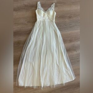 Simple, Elegant Cream Lace and Tulle Women’s Dress
